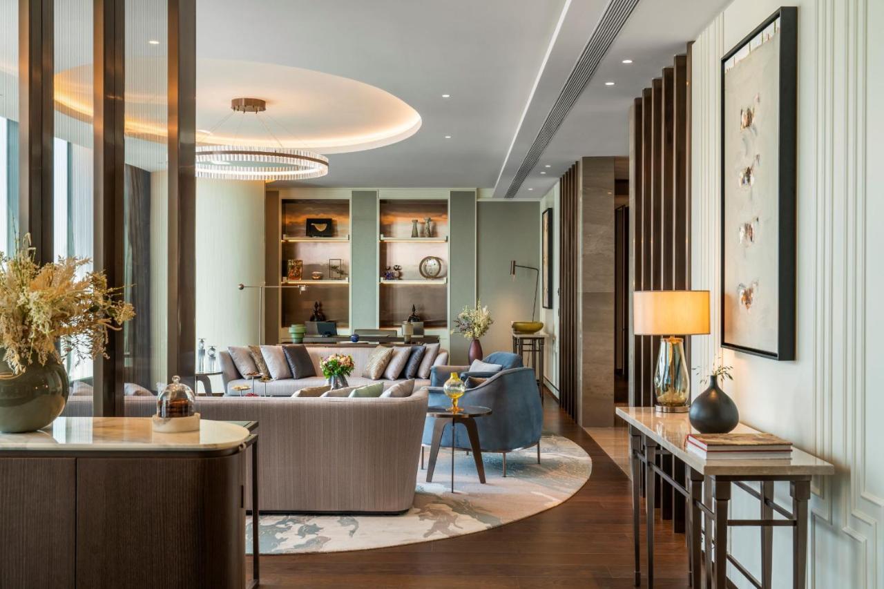 Hotel Address Provincia di Istanbul Esterno foto The living room of a three-bedroom apartment