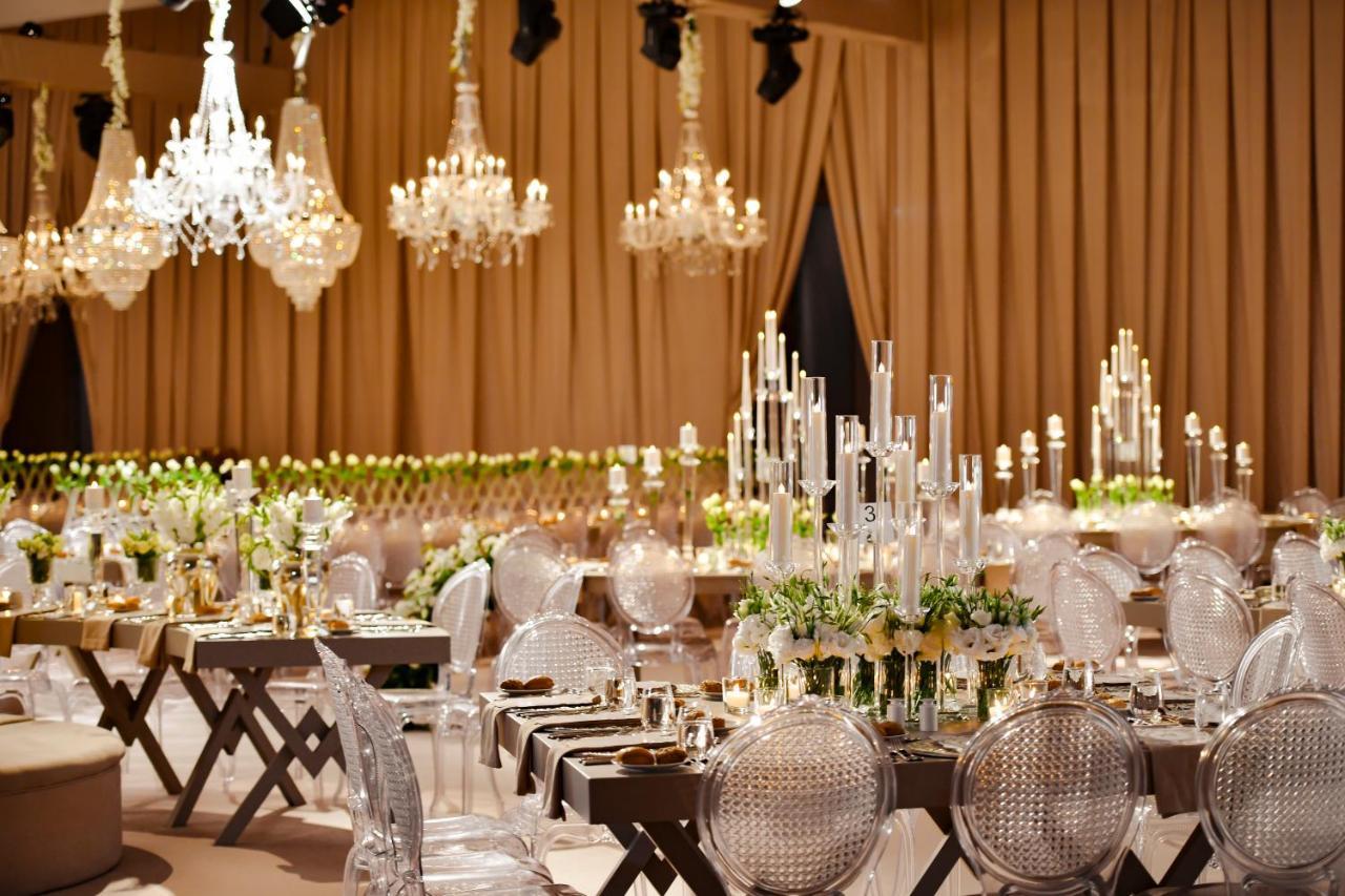 Hotel Address Provincia di Istanbul Esterno foto The ballroom at The Four Seasons Hotel, Hong Kong